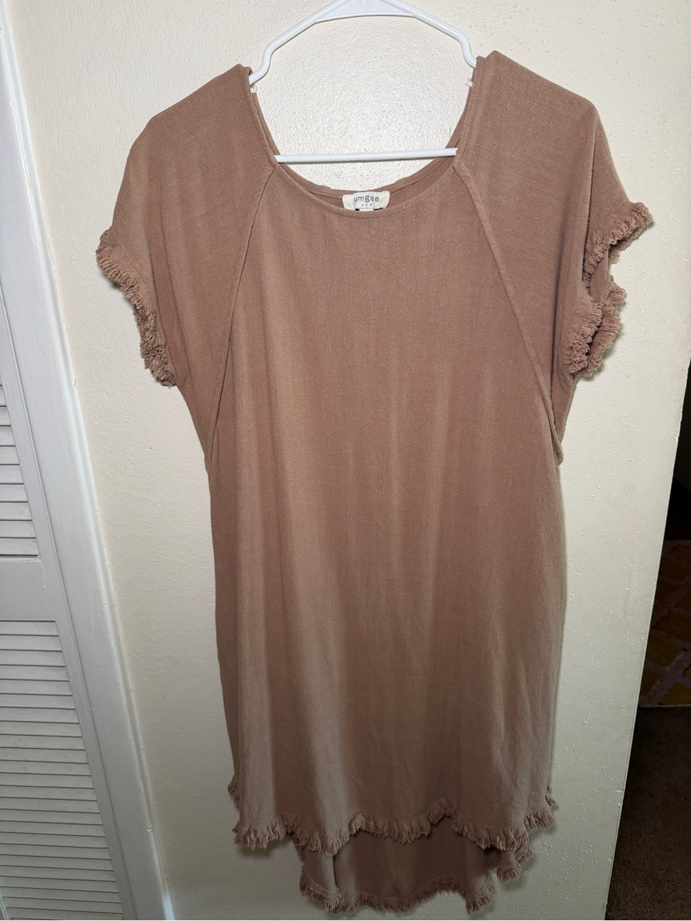 Umgee Taupe Fringe Sleeve Tunic dress. Size medium